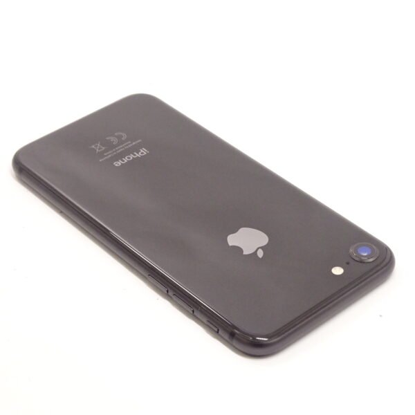 Apple iPhone 8 (használt, Fekete, 64 GB, 2 GB RAM) - Image 5
