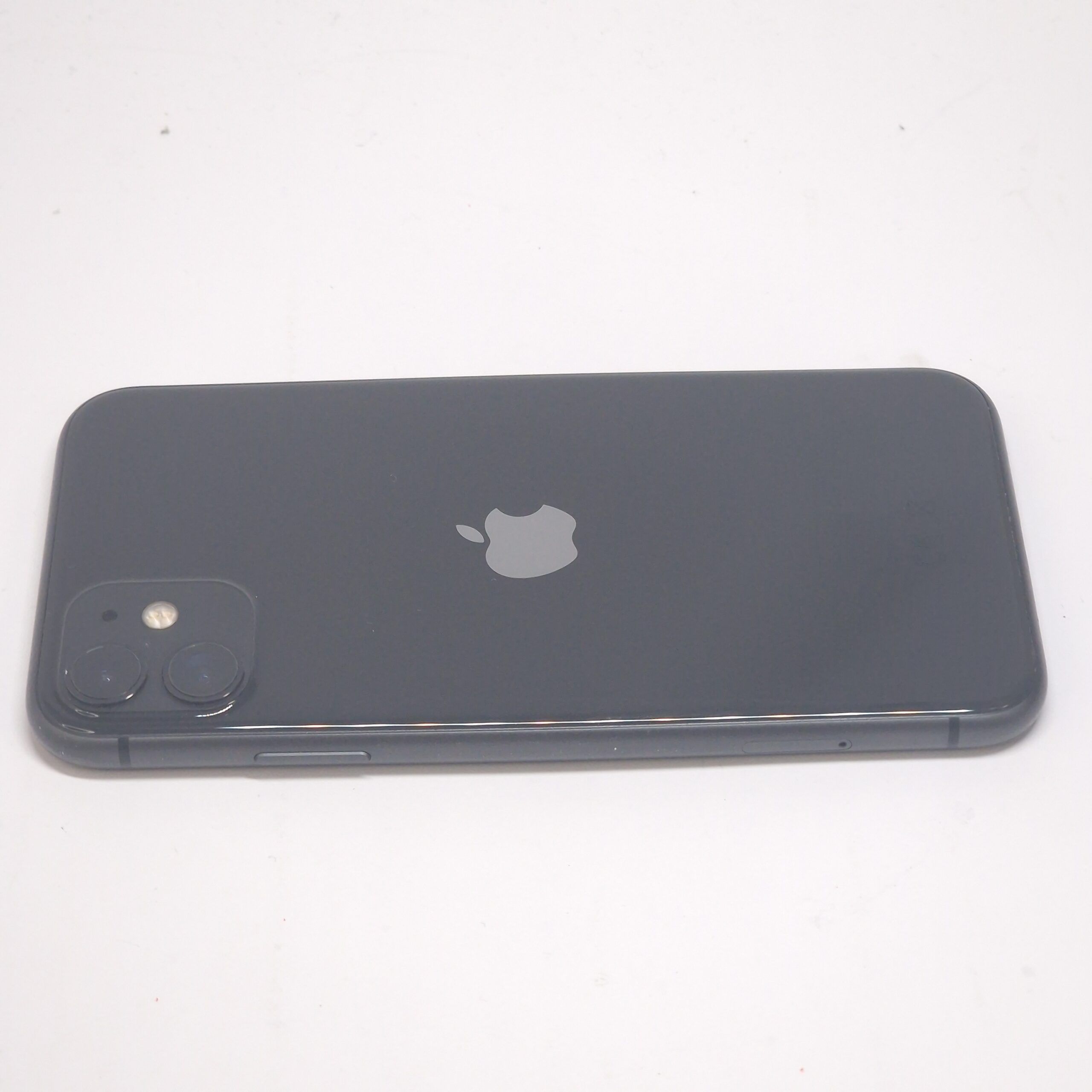 Apple iPhone 11 (Használt, független , 64 GB, 4 GB RAM, Fekete) - Image 4