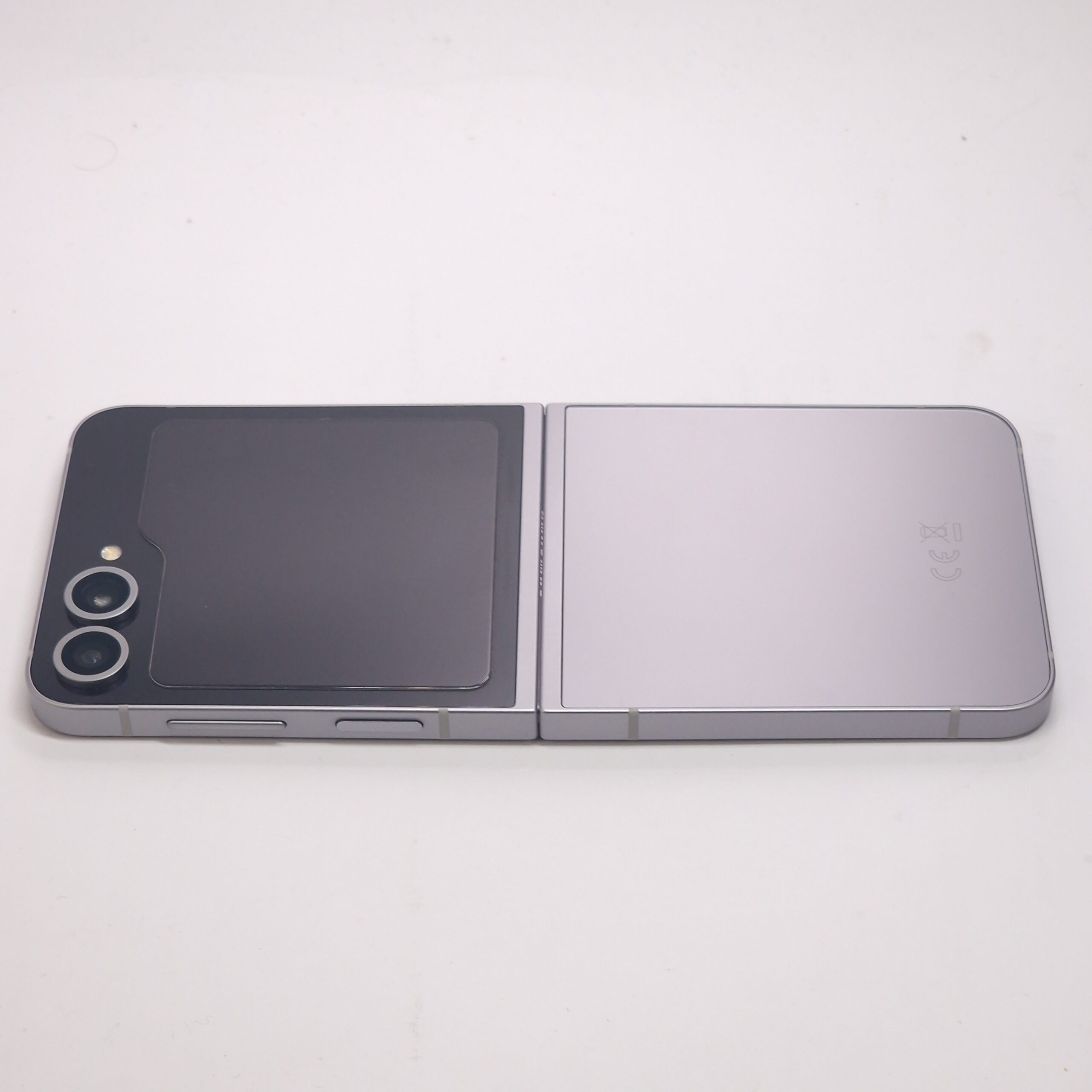 Samsung Galaxy Z Flip6 (használt, független , 256 GB, 12 GB RAM, ezüst) - Image 5