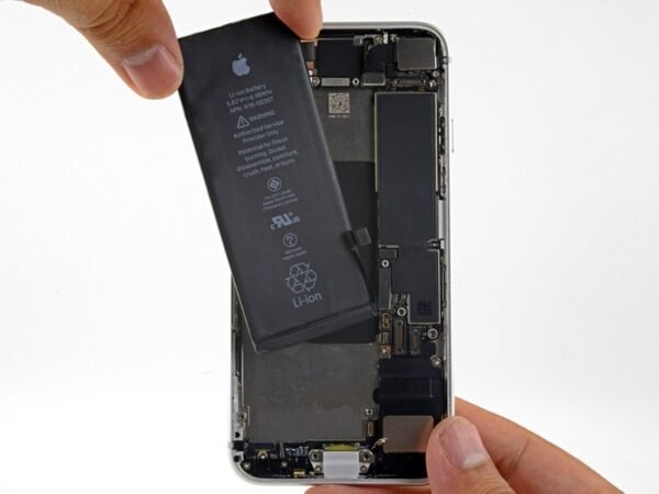 Apple iPhone 8 Utángyártott akkumulátor csere