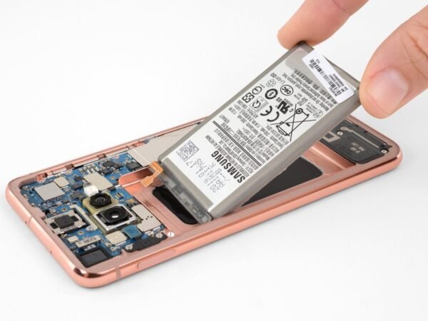 Samsung Galaxy S10e Utángyártott akkumulátor csere