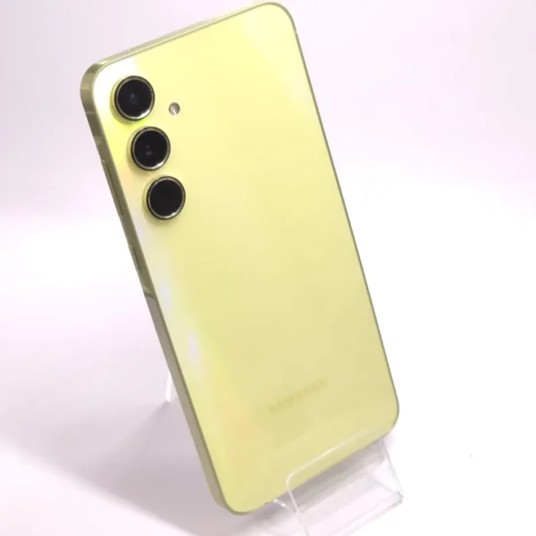 Samsung Galaxy A55 5G (használt, független, 128 GB, 8 GB RAM, sárga) - Image 3