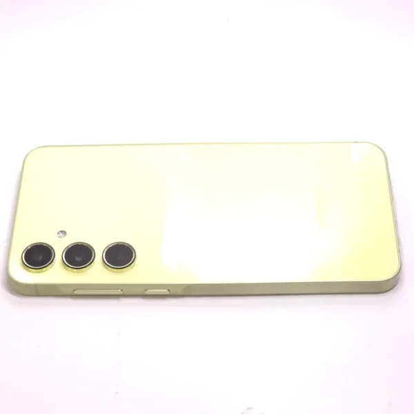 Samsung Galaxy A55 5G (használt, független, 128 GB, 8 GB RAM, sárga) - Image 4