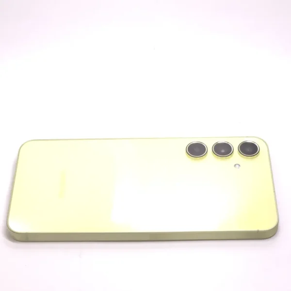 Samsung Galaxy A55 5G (használt, független, 128 GB, 8 GB RAM, sárga) - Image 5