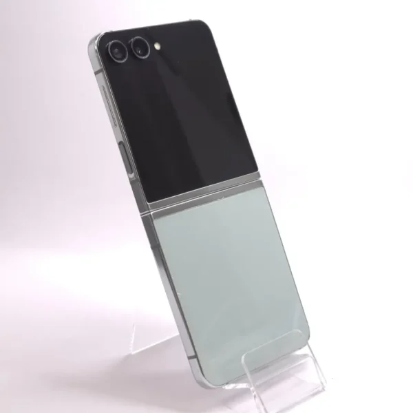 Samsung Galaxy Z Flip5 (használt, független, 256 GB, 8 GB RAM, menta) - Image 4