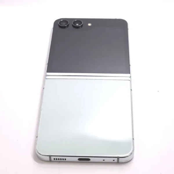 Samsung Galaxy Z Flip5 (használt, független, 256 GB, 8 GB RAM, menta) - Image 7
